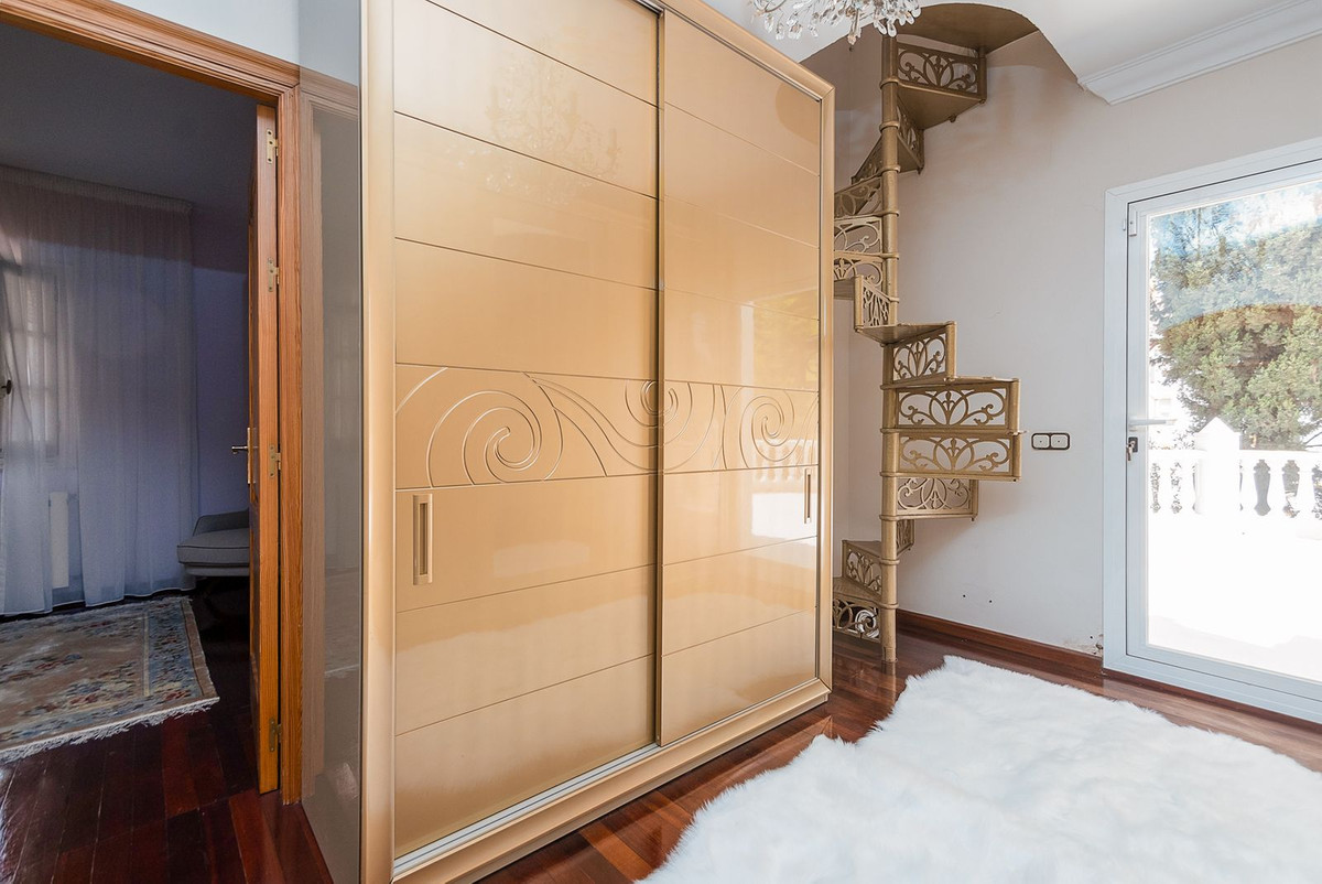 Se vende Villa - Chalet de 4 dormitorios en Costa Del Sol, Málaga, España