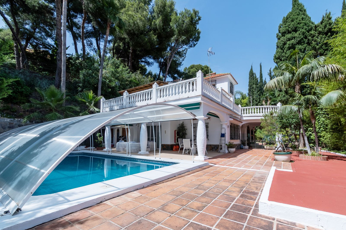 Se vende Villa - Chalet de 4 dormitorios en Costa Del Sol, Málaga, España