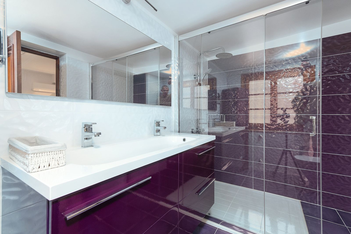 Se vende Villa - Chalet de 4 dormitorios en Costa Del Sol, Málaga, España
