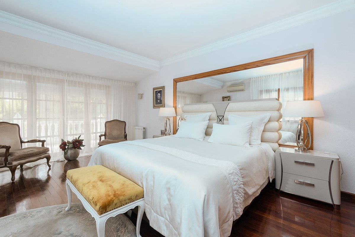 Se vende Villa - Chalet de 4 dormitorios en Costa Del Sol, Málaga, España
