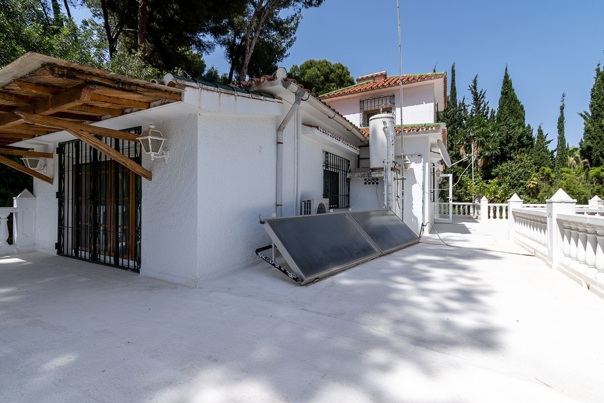 Se vende Villa - Chalet de 4 dormitorios en Costa Del Sol, Málaga, España