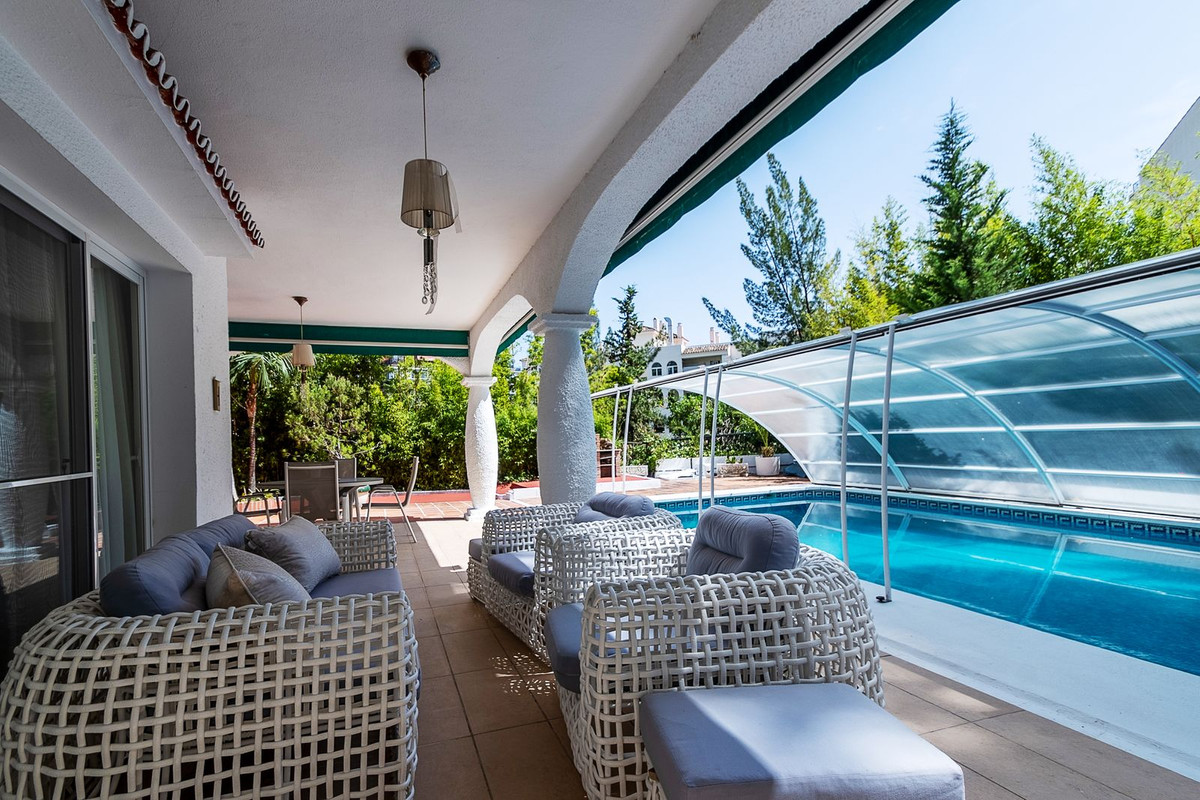 Se vende Villa - Chalet de 4 dormitorios en Costa Del Sol, Málaga, España