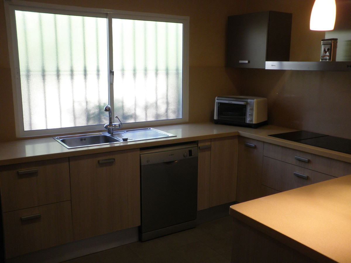 Se vende Adosada de 5 dormitorios en Costa Del Sol, Málaga, España