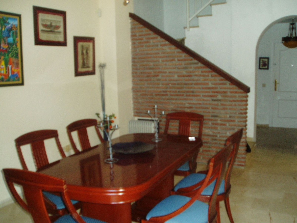Se vende Adosada de 5 dormitorios en Costa Del Sol, Málaga, España