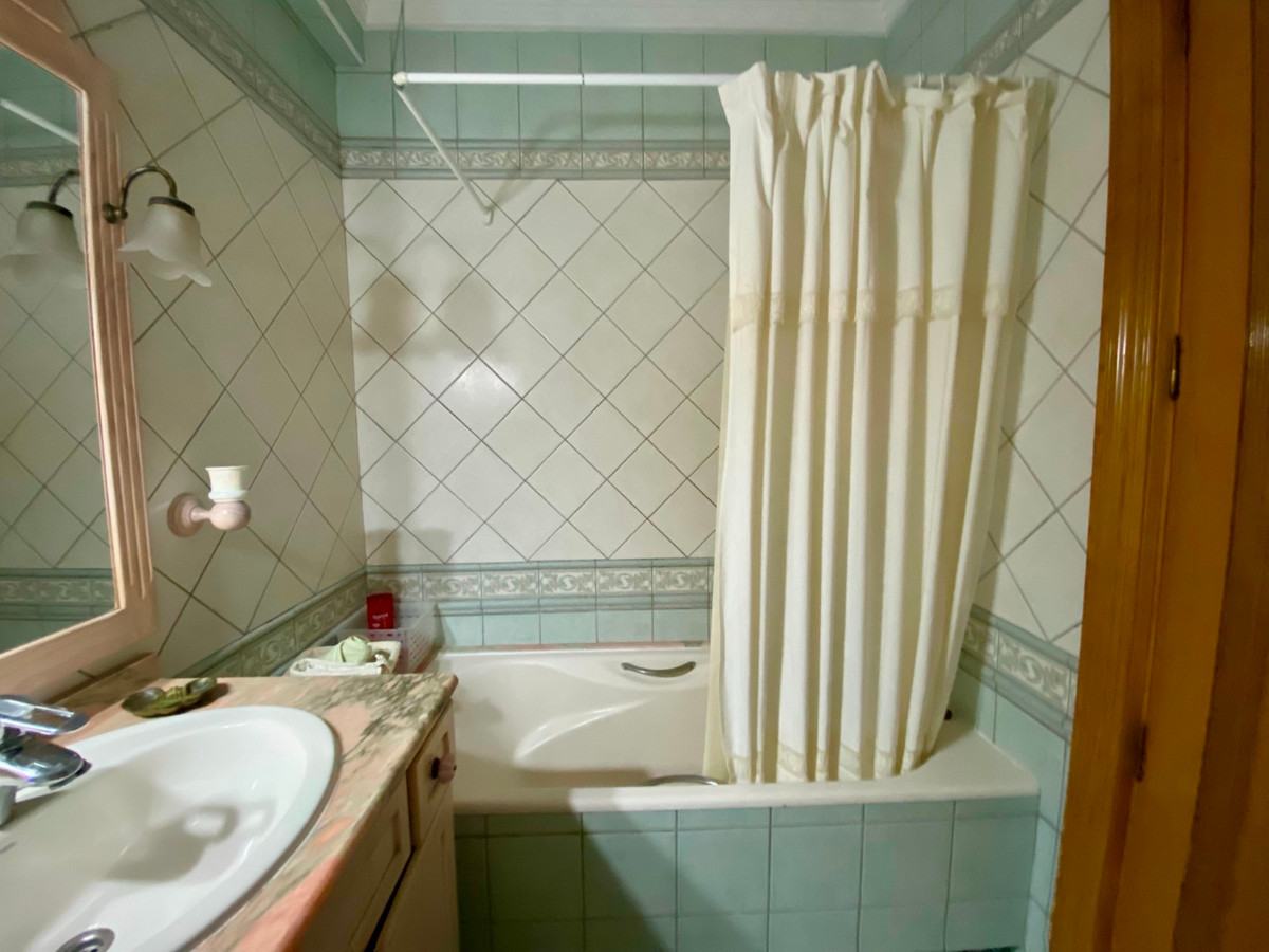 Se vende Apartamento Planta Media de 3 dormitorios en Costa Blanca, Alicante, España