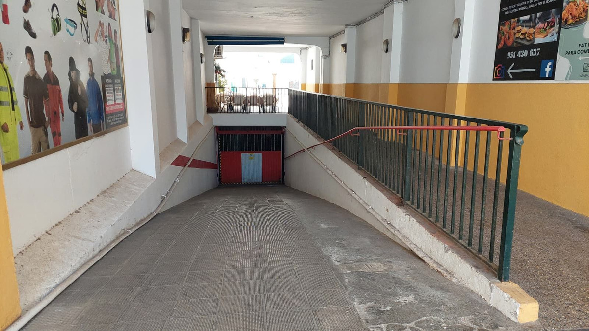 Se vende Garaje  en Costa Del Sol, Málaga, España
