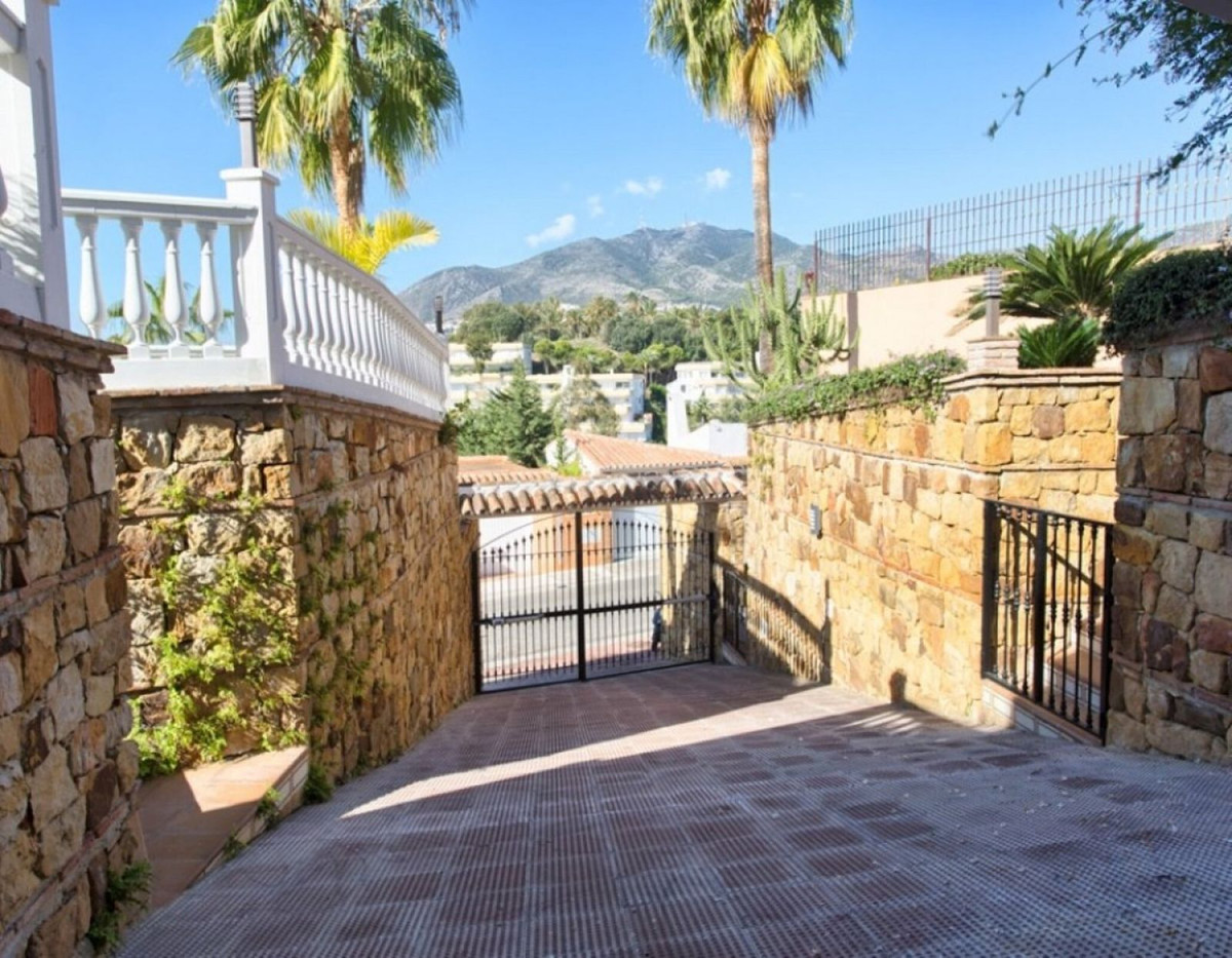 4 Bed Townhouse for sale in Torrequebrada Costa Del Sol, Málaga, Spain