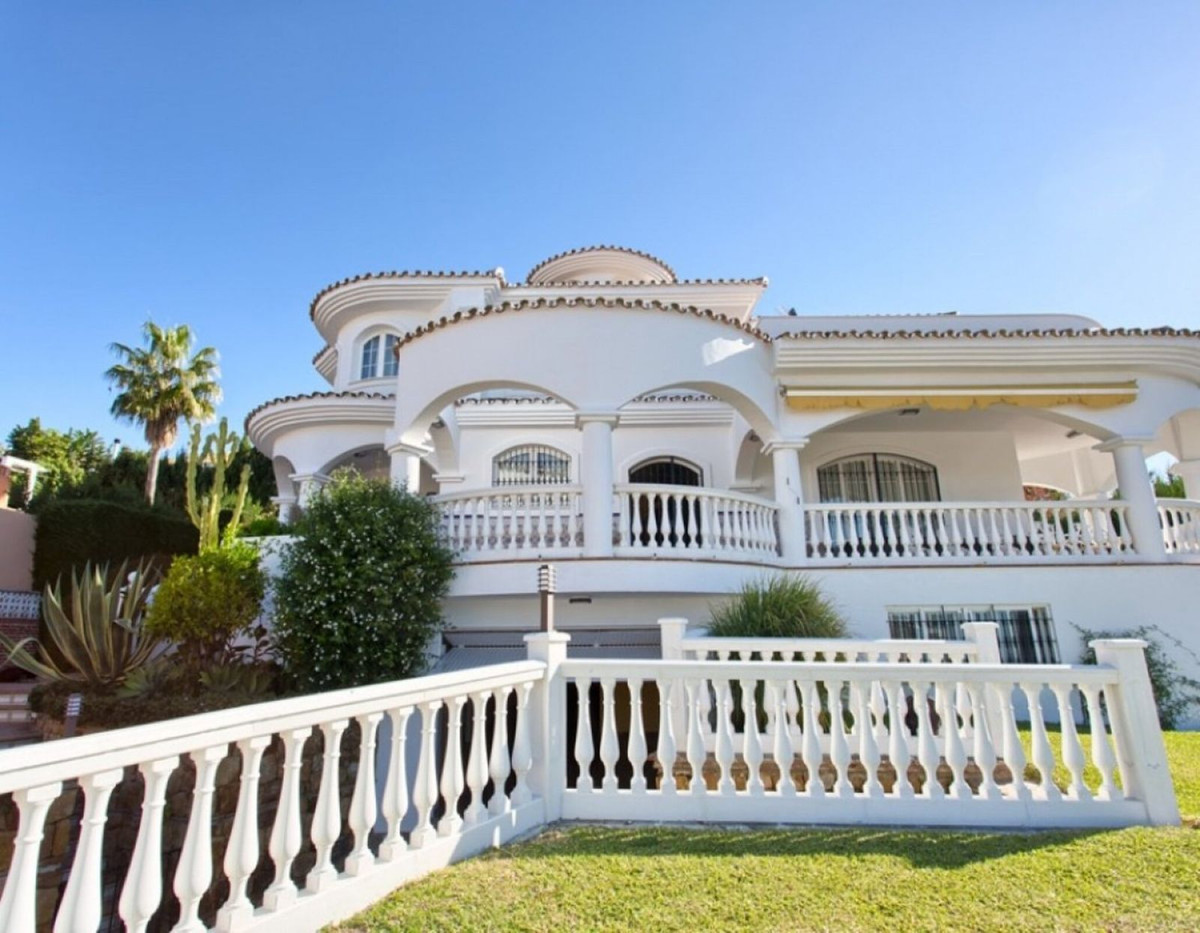 4 Bed Townhouse for sale in Torrequebrada Costa Del Sol, Málaga, Spain