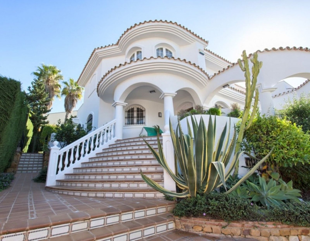 4 Bed Townhouse for sale in Torrequebrada Costa Del Sol, Málaga, Spain