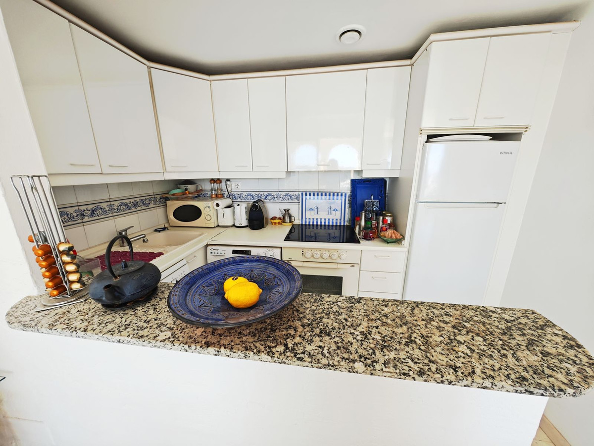 Se vende Apartamento Planta Media de 2 dormitorios en Costa Del Sol, Málaga, España
