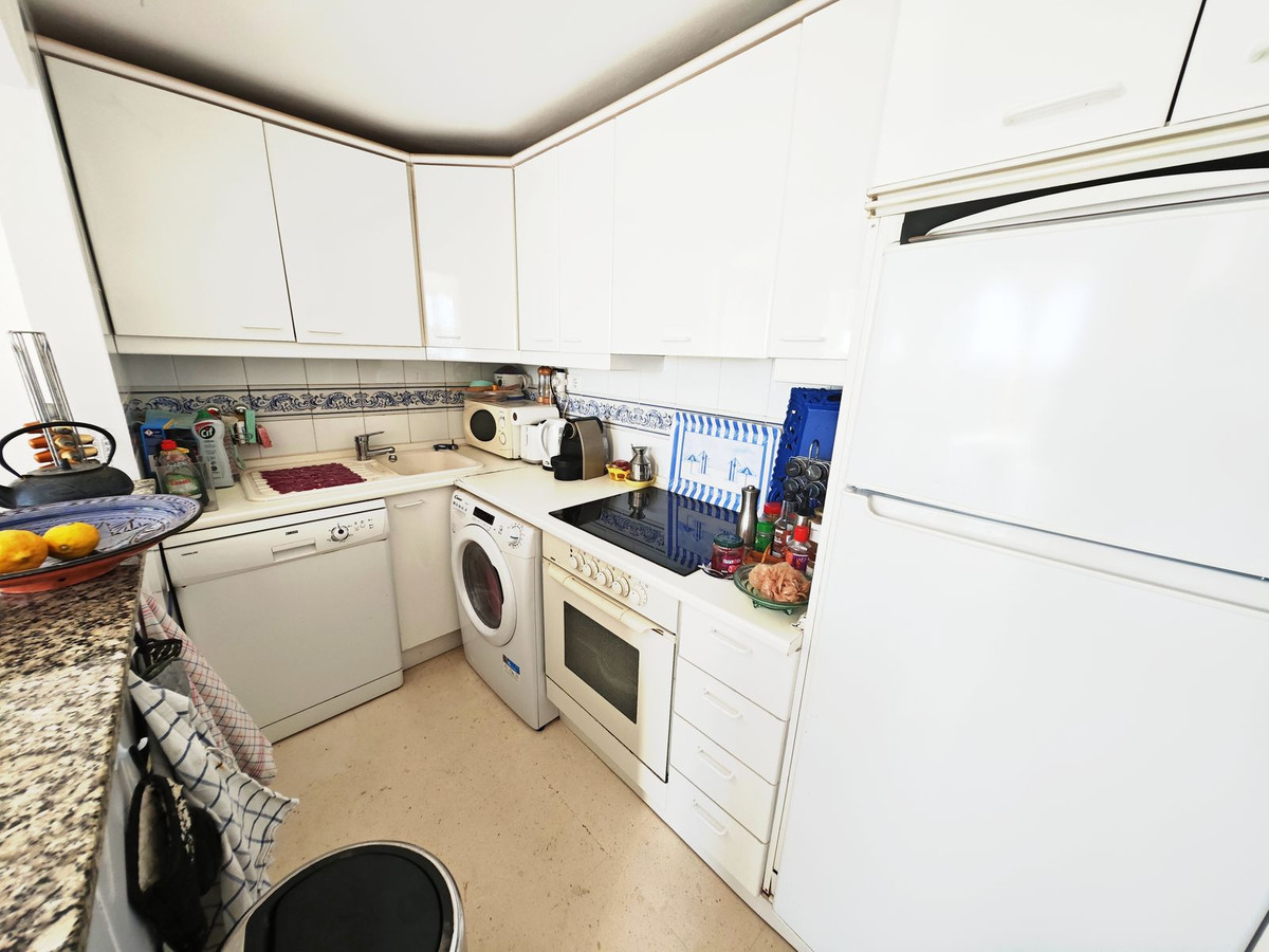 Se vende Apartamento Planta Media de 2 dormitorios en Costa Del Sol, Málaga, España