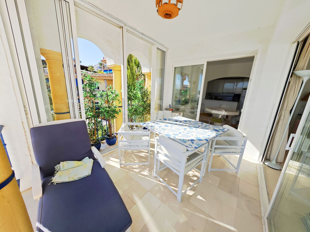 Se vende Apartamento Planta Media de 2 dormitorios en Costa Del Sol, Málaga, España