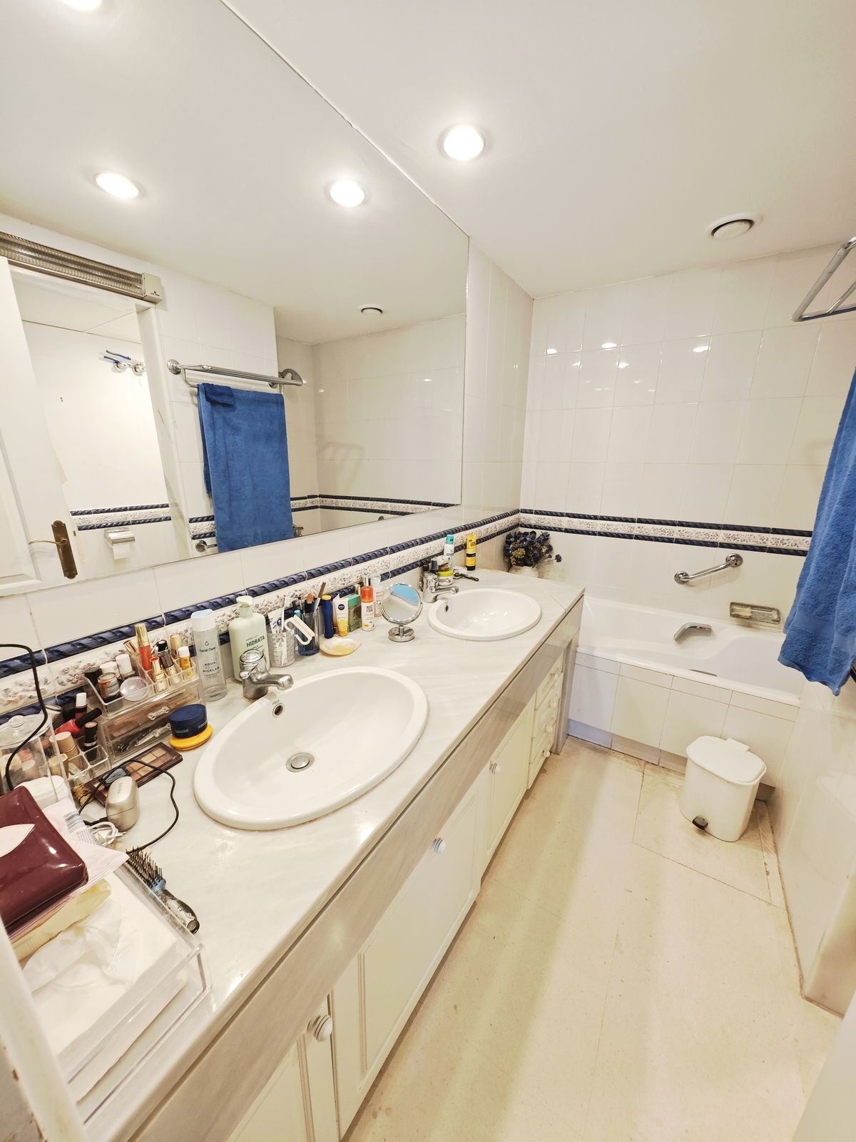 Se vende Apartamento Planta Media de 2 dormitorios en Costa Del Sol, Málaga, España