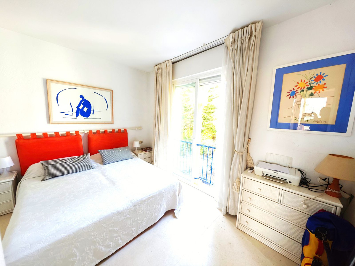 Se vende Apartamento Planta Media de 2 dormitorios en Costa Del Sol, Málaga, España