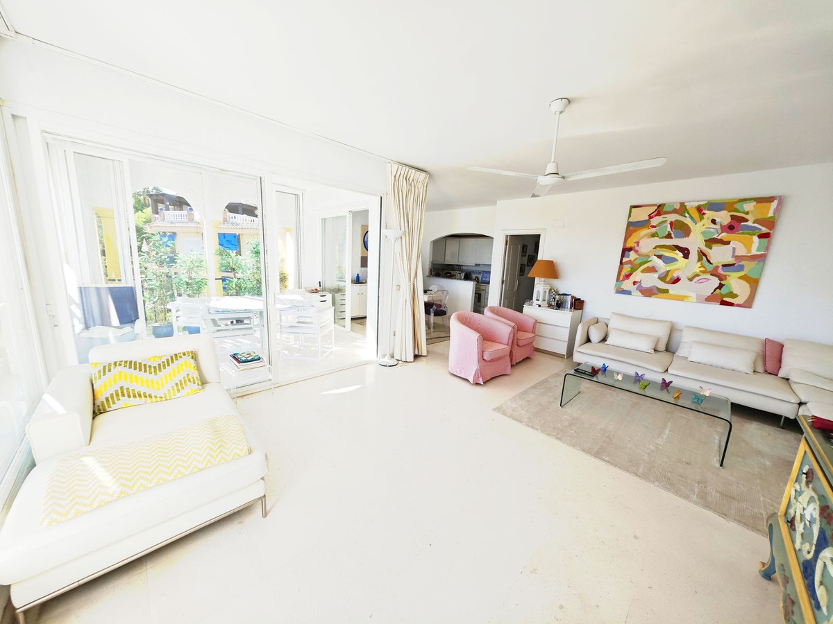 Se vende Apartamento Planta Media de 2 dormitorios en Costa Del Sol, Málaga, España