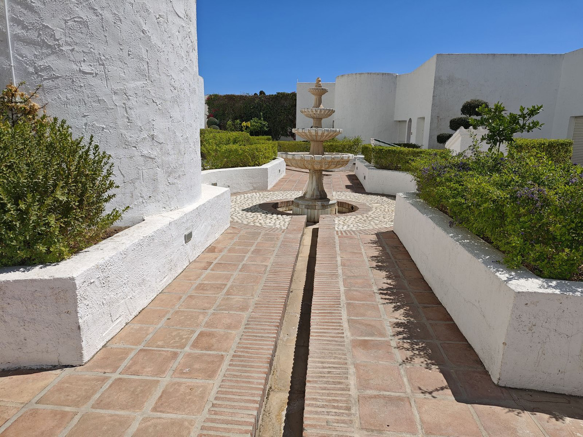 Se vende Apartamento Planta Media de 2 dormitorios en Costa Del Sol, Málaga, España