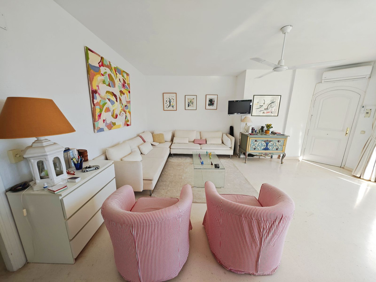 Se vende Apartamento Planta Media de 2 dormitorios en Costa Del Sol, Málaga, España