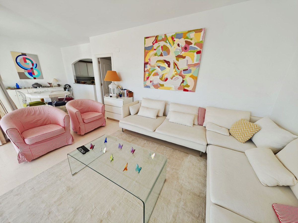 Se vende Apartamento Planta Media de 2 dormitorios en Costa Del Sol, Málaga, España