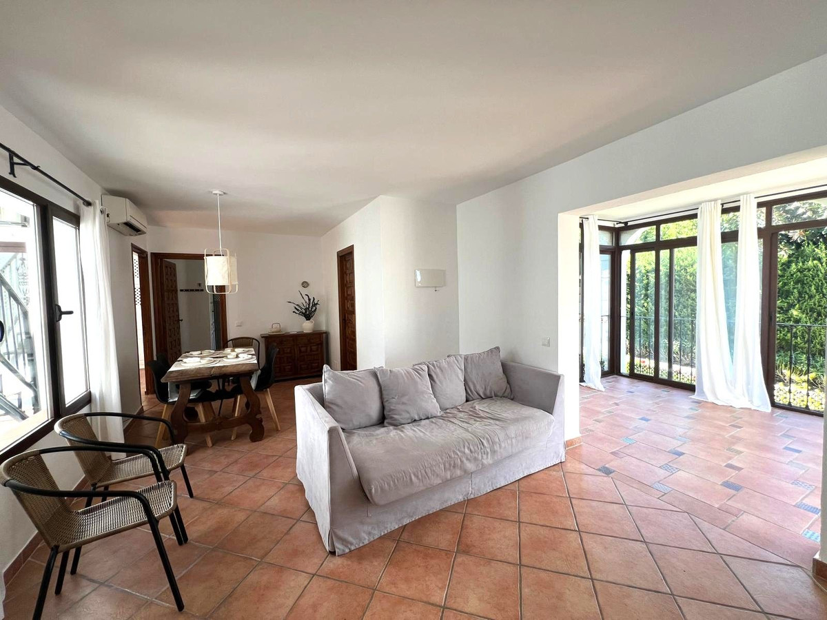 2 Bed Apartment for sale in El Paraiso Costa Del Sol, Málaga, Spain