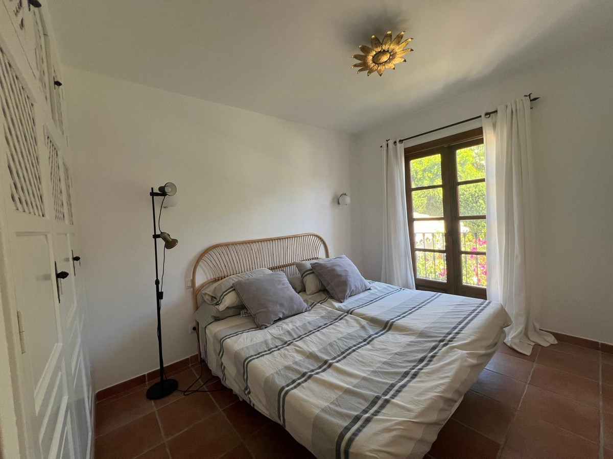 2 Bed Apartment for sale in El Paraiso Costa Del Sol, Málaga, Spain