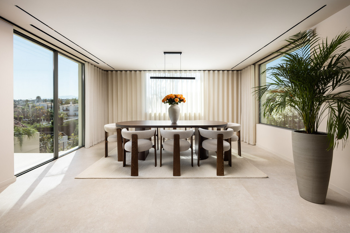 Se vende Villa - Chalet de 5 dormitorios en Costa Del Sol, Málaga, España