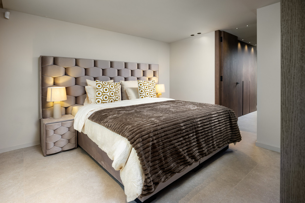 Se vende Villa - Chalet de 5 dormitorios en Costa Del Sol, Málaga, España