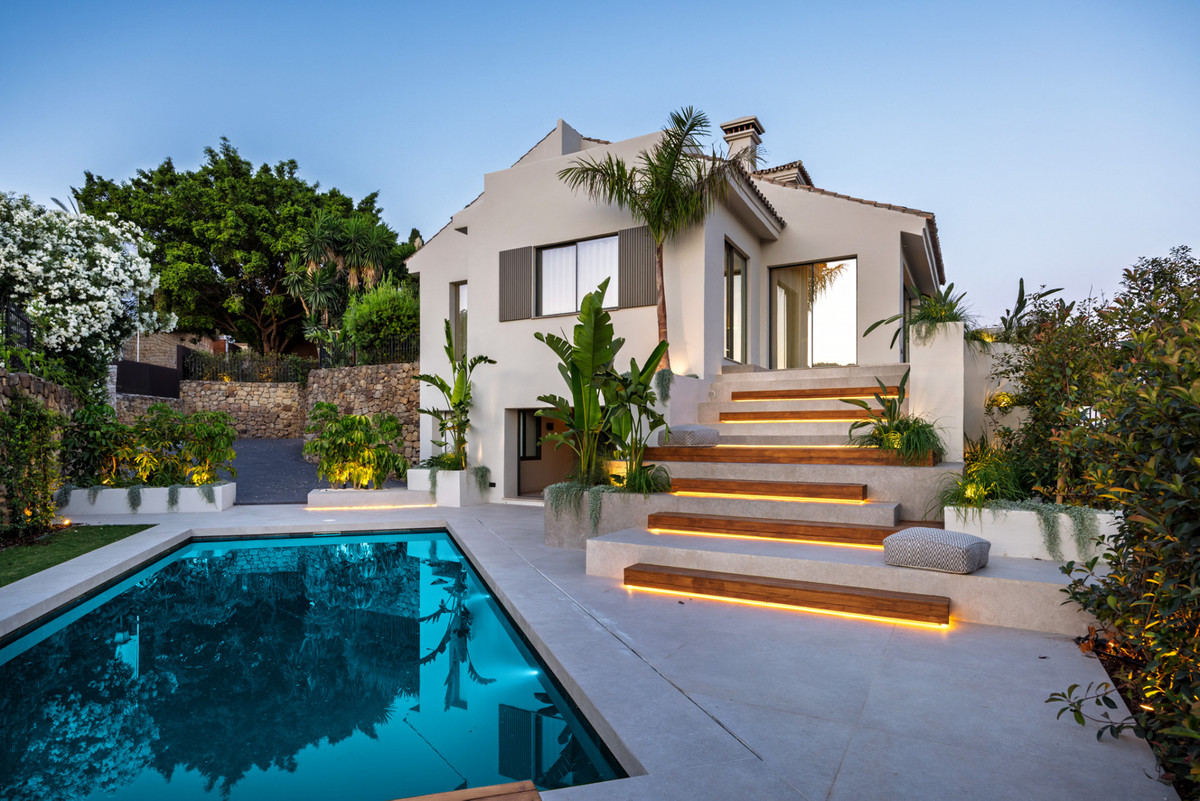 Se vende Villa - Chalet de 5 dormitorios en Costa Del Sol, Málaga, España