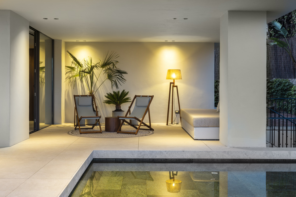 Se vende Villa - Chalet de 5 dormitorios en Costa Del Sol, Málaga, España