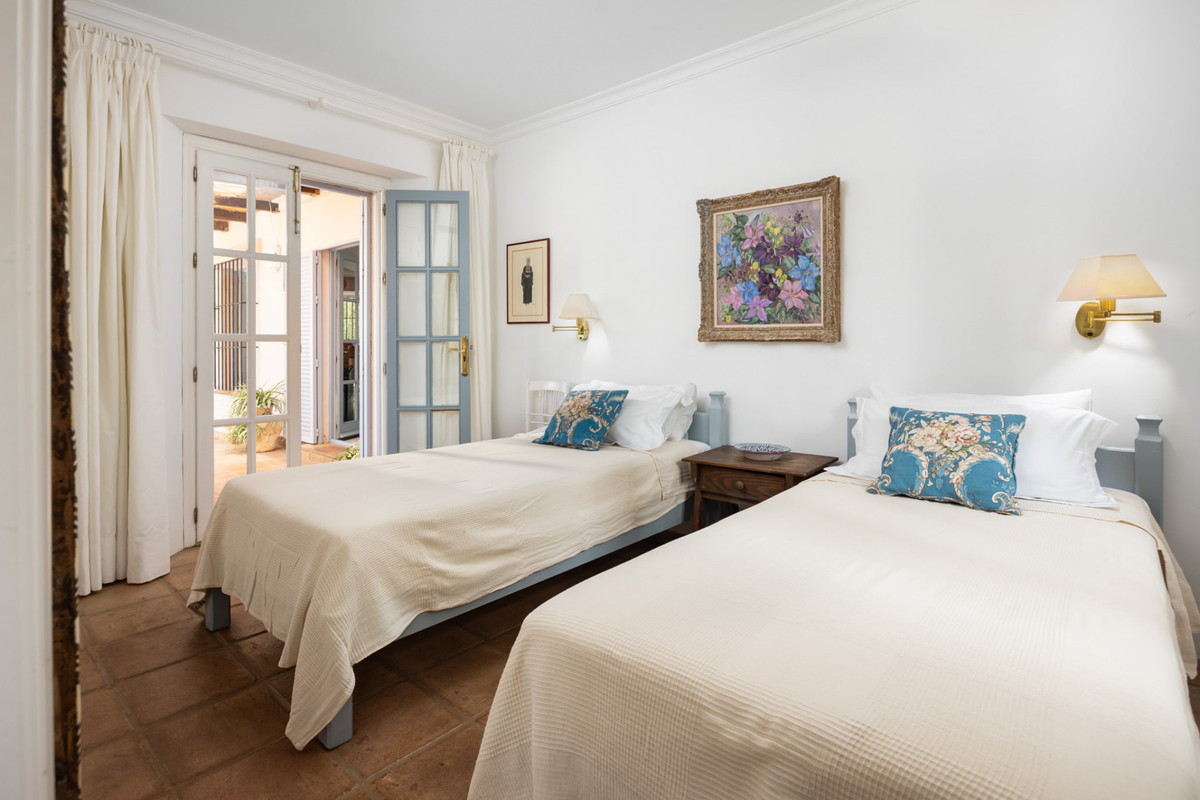 7 Bed Commercial unit for sale in Periana Costa Del Sol East, Málaga, Spain