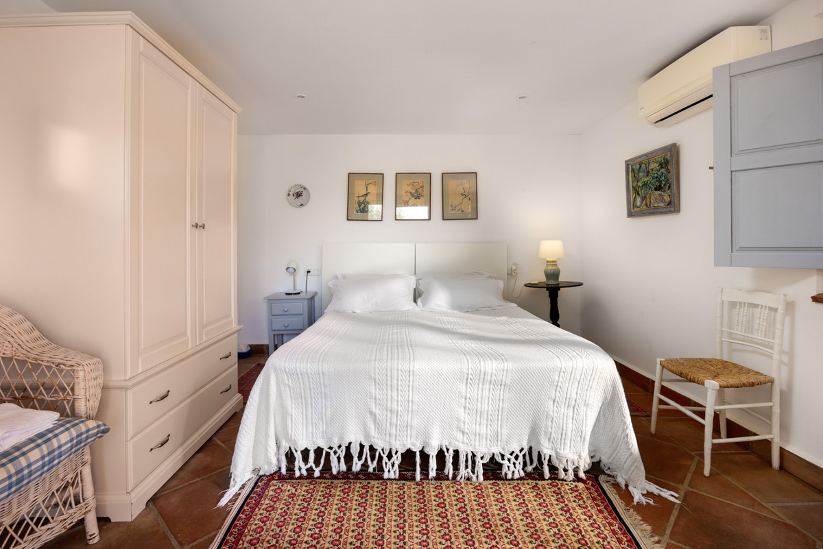 7 Bed Commercial unit for sale in Periana Costa Del Sol East, Málaga, Spain