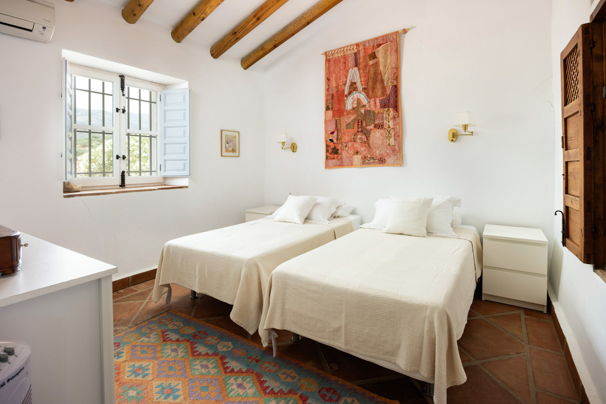 7 Bed Commercial unit for sale in Periana Costa Del Sol East, Málaga, Spain