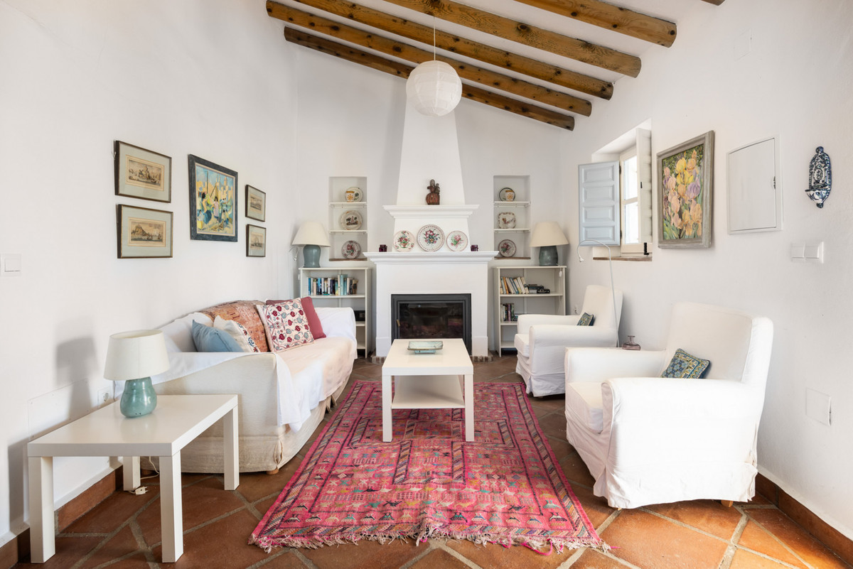 7 Bed Commercial unit for sale in Periana Costa Del Sol East, Málaga, Spain