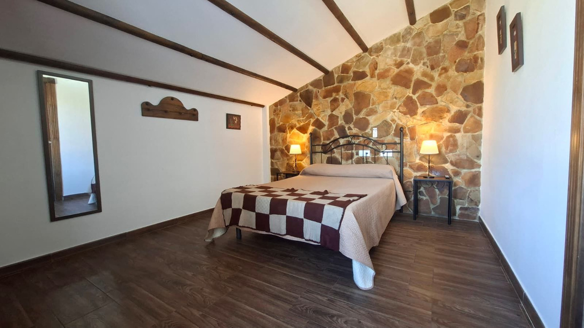 6 Bed Townhouse for sale in Arriate Costa Del Sol, Málaga, Spain
