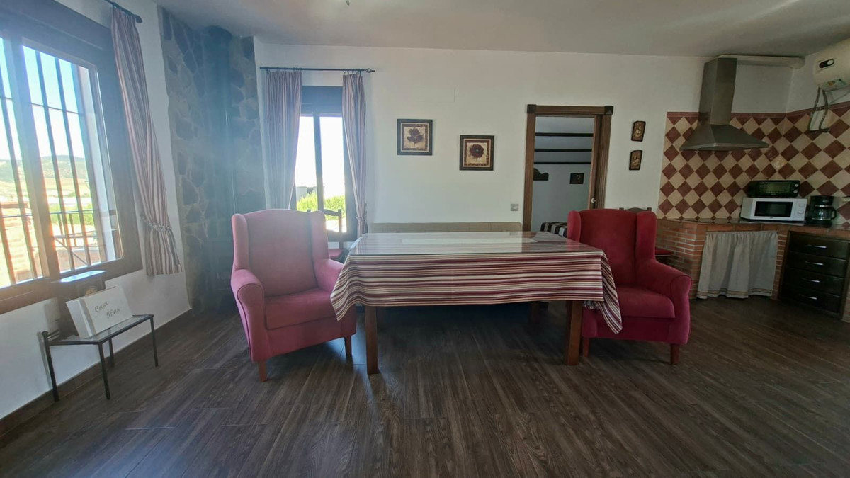 6 Bed Townhouse for sale in Arriate Costa Del Sol, Málaga, Spain
