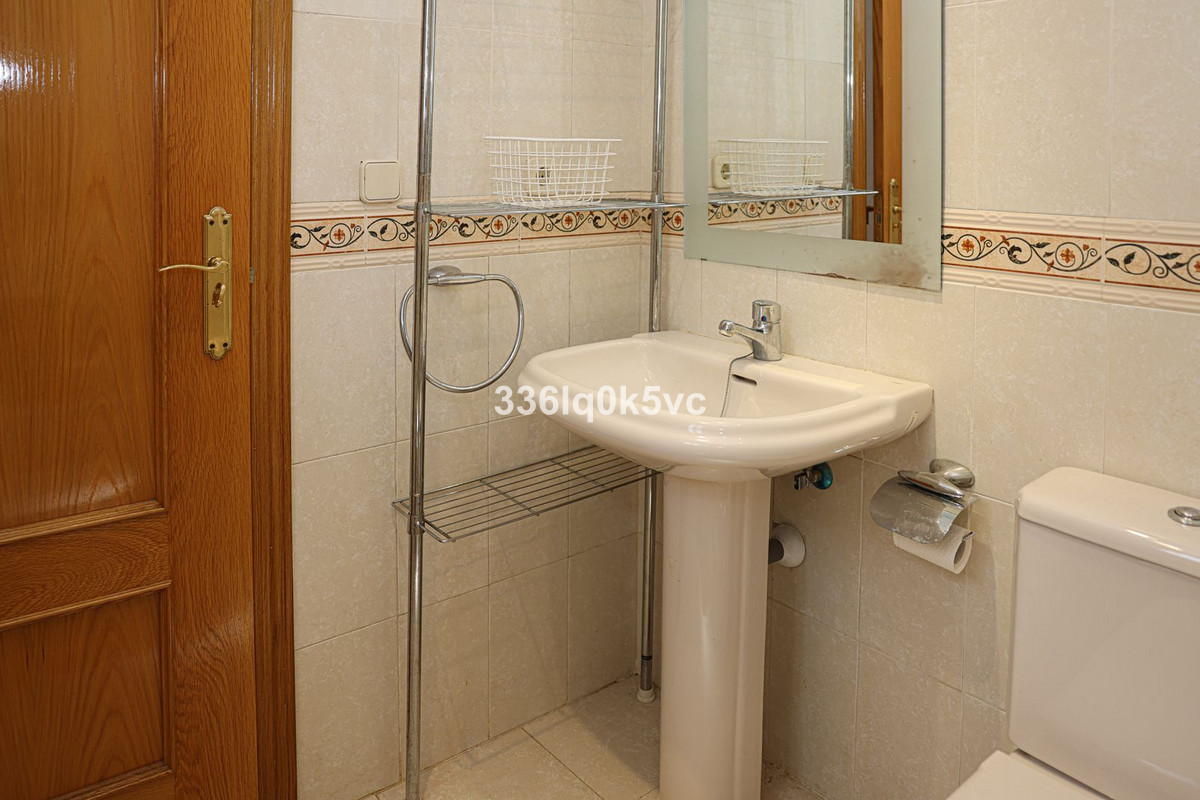 2 Bed Apartment for sale in Benahavís Costa Del Sol, Málaga, Spain