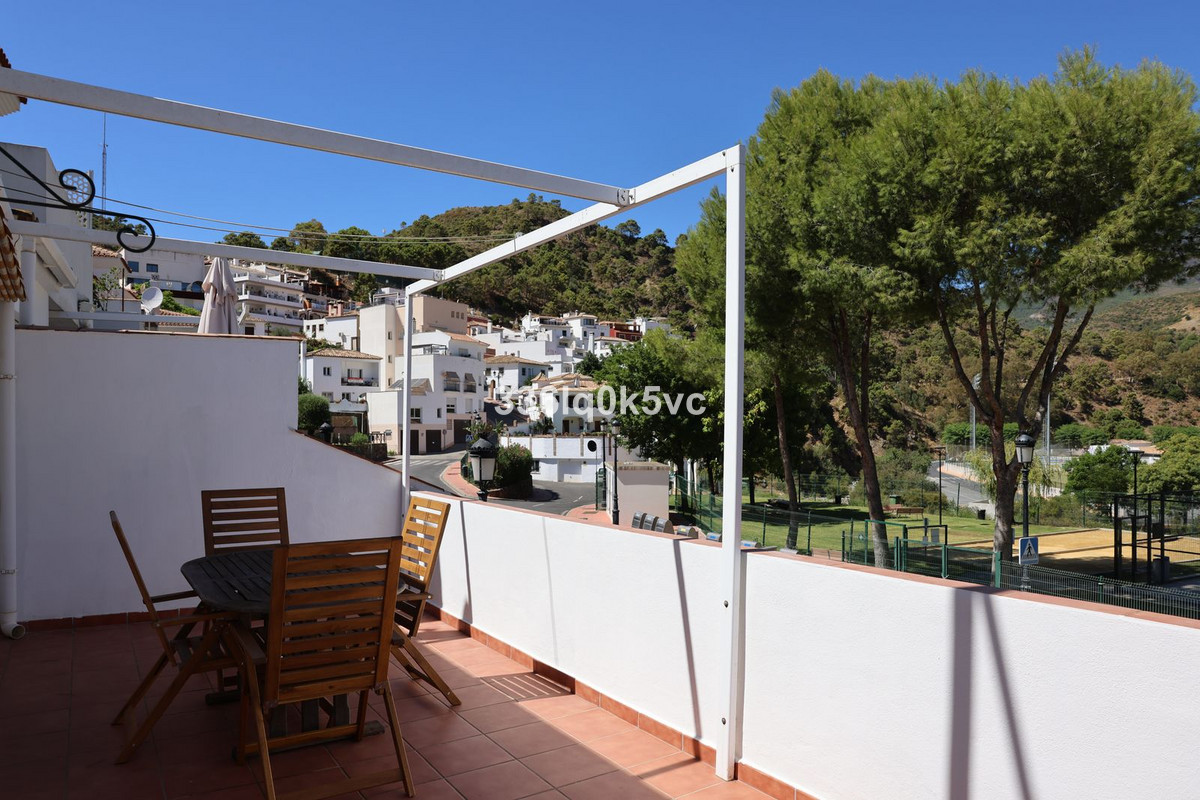 2 Bed Apartment for sale in Benahavís Costa Del Sol, Málaga, Spain