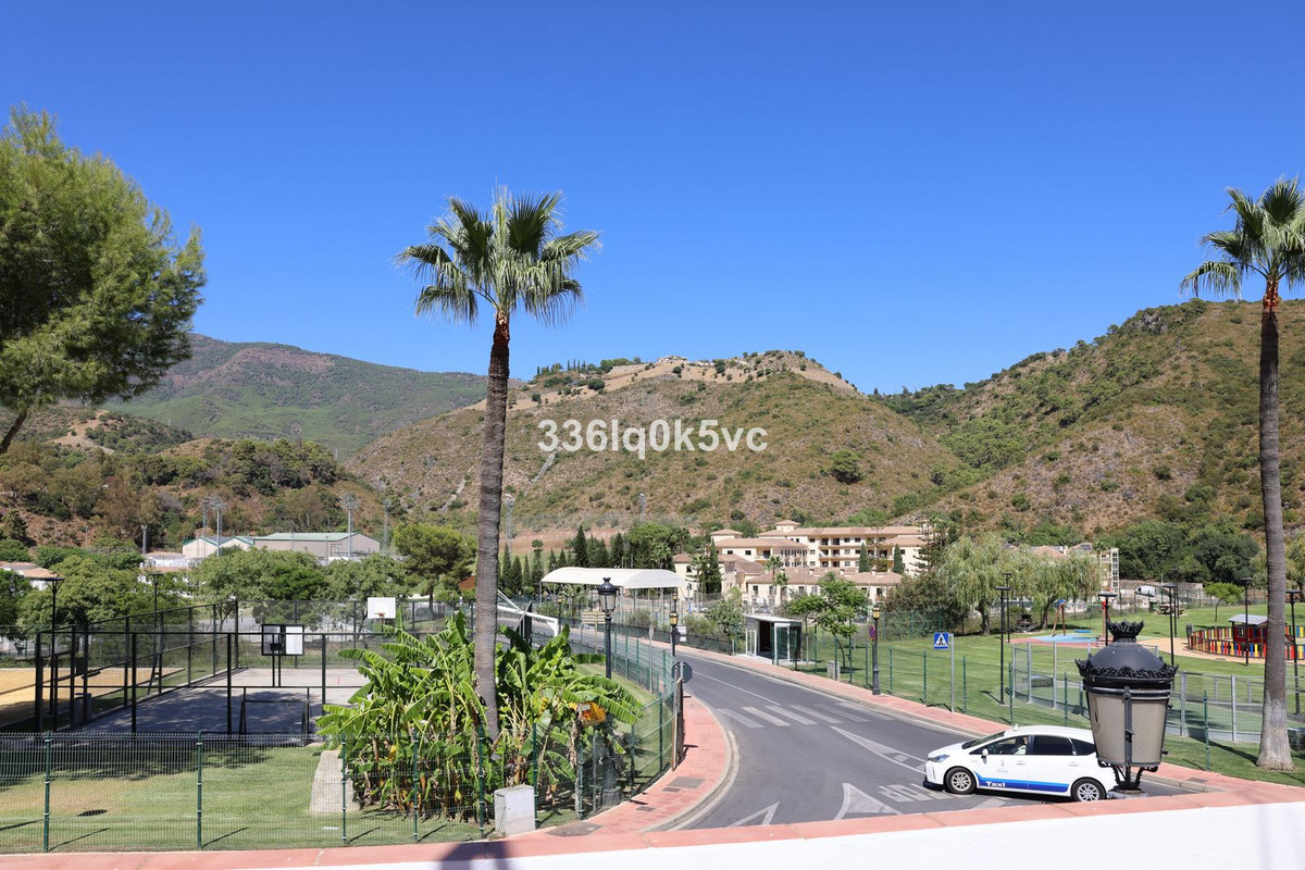 2 Bed Apartment for sale in Benahavís Costa Del Sol, Málaga, Spain