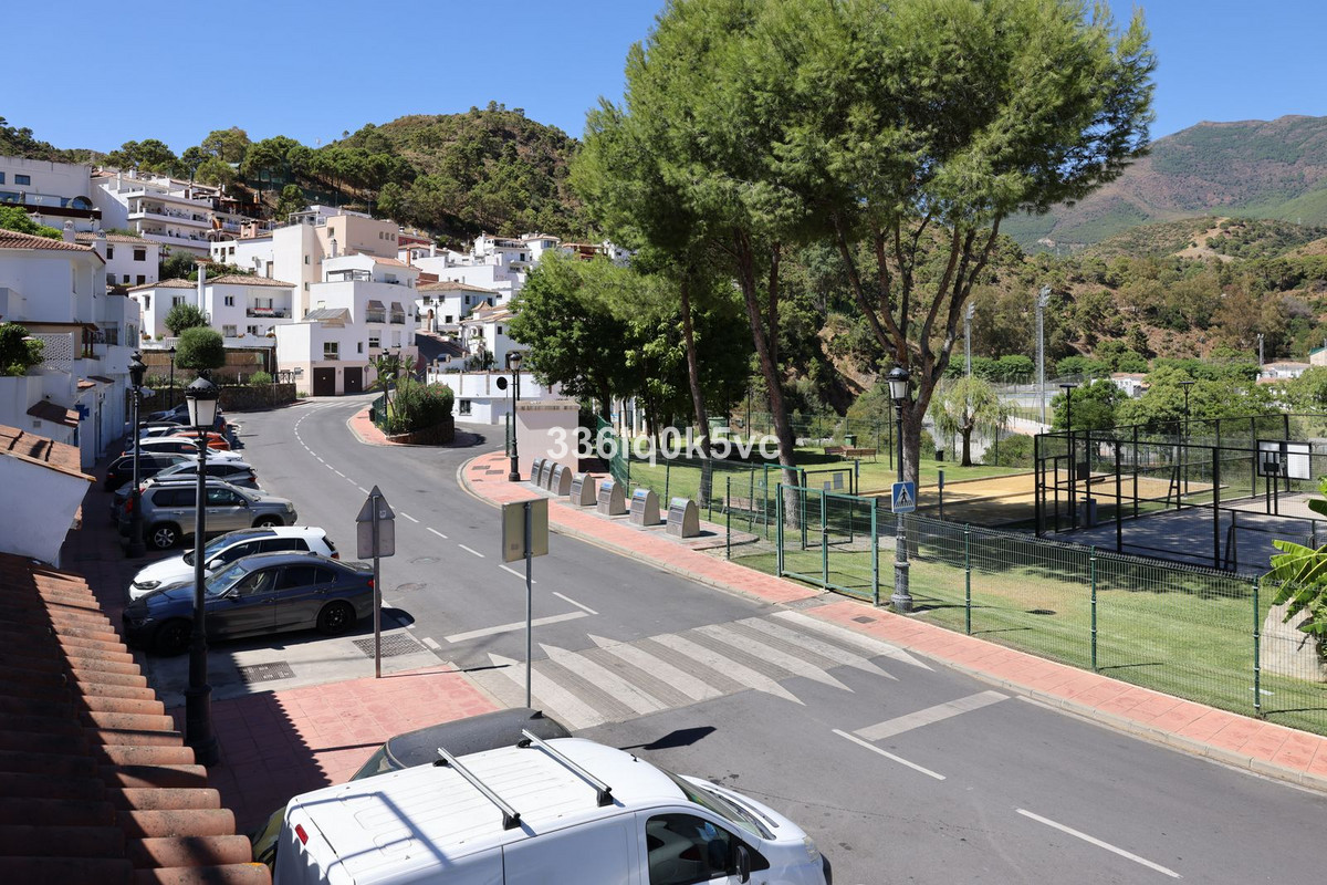 2 Bed Apartment for sale in Benahavís Costa Del Sol, Málaga, Spain