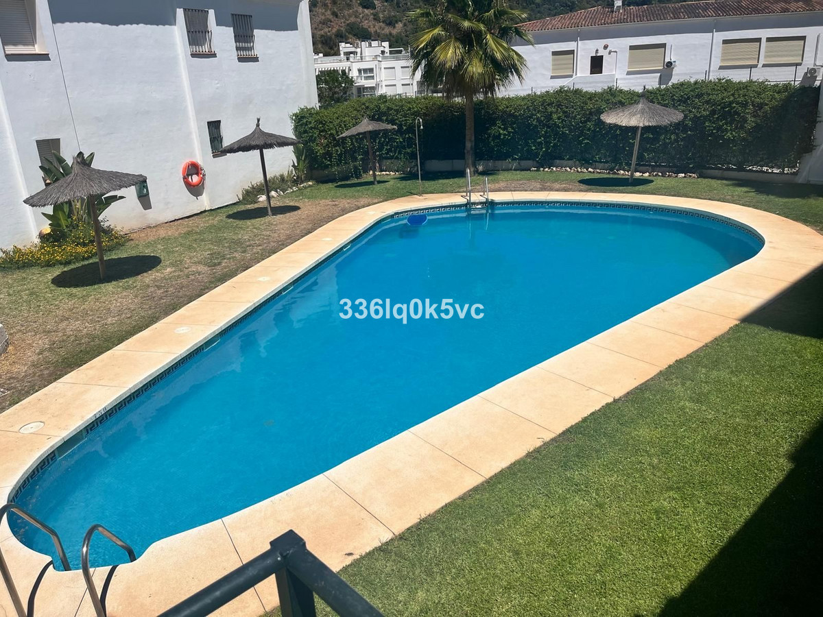 2 Bed Apartment for sale in Benahavís Costa Del Sol, Málaga, Spain