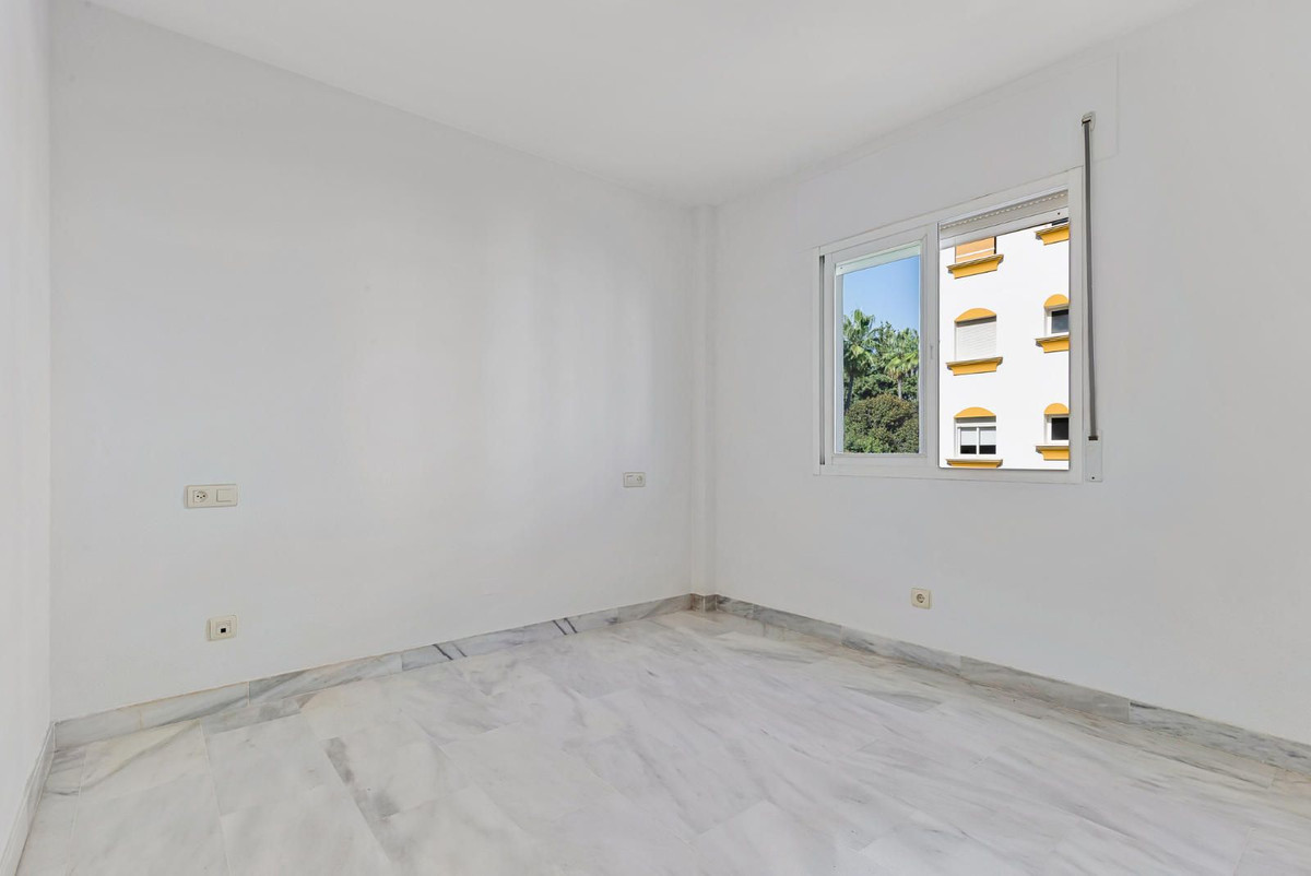 Se vende Estudio Planta Media de 2 dormitorios en Costa Del Sol, Málaga, España