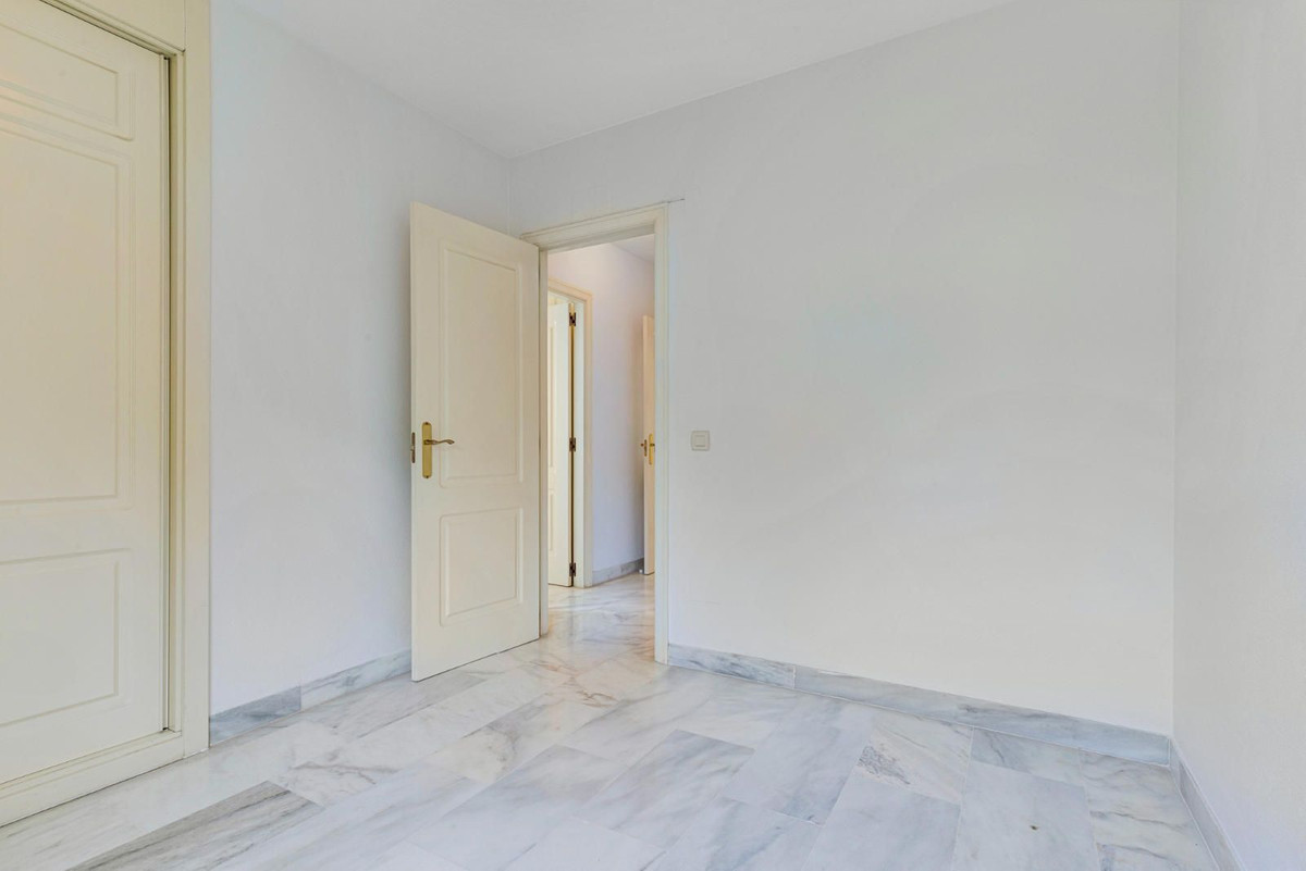 Se vende Estudio Planta Media de 2 dormitorios en Costa Del Sol, Málaga, España