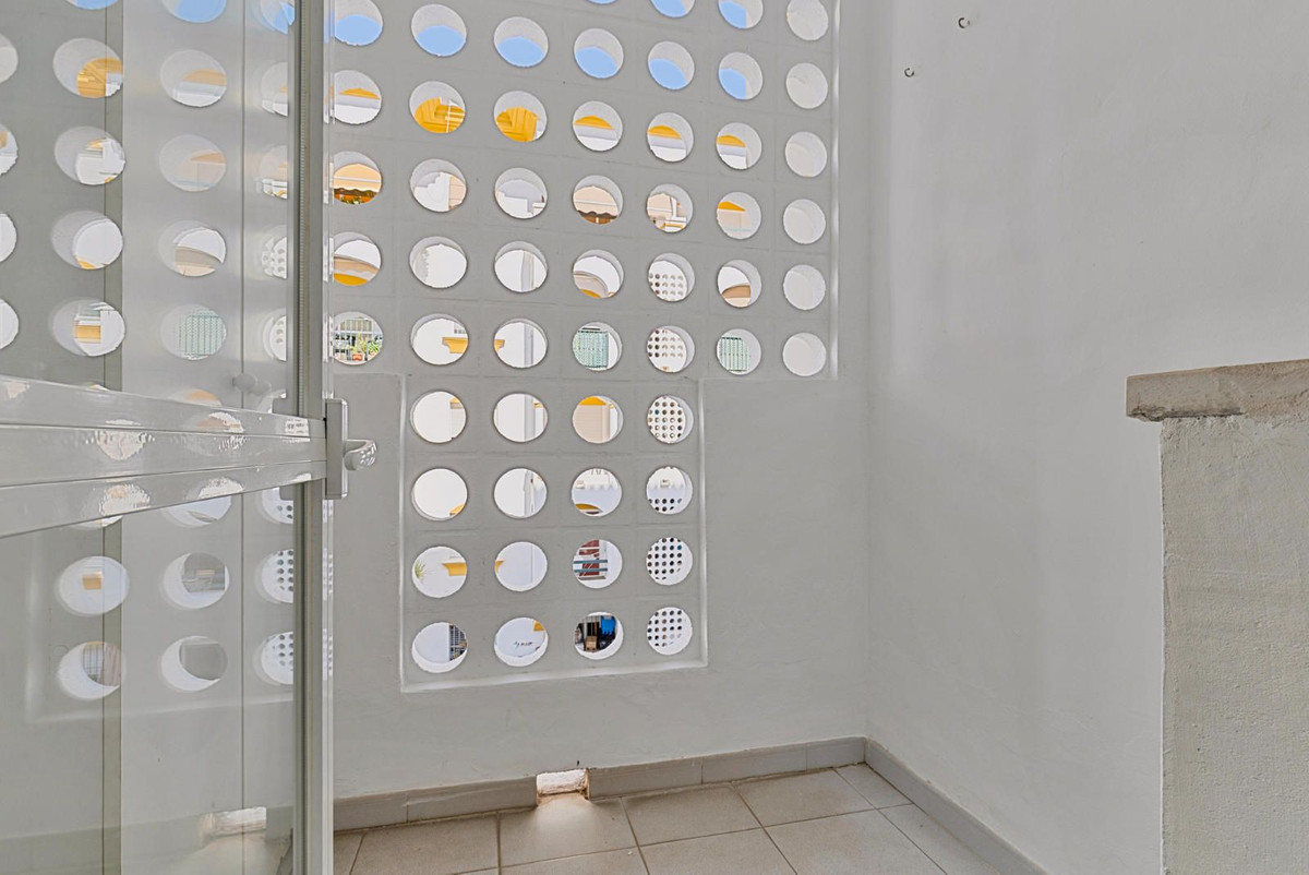 Se vende Estudio Planta Media de 2 dormitorios en Costa Del Sol, Málaga, España