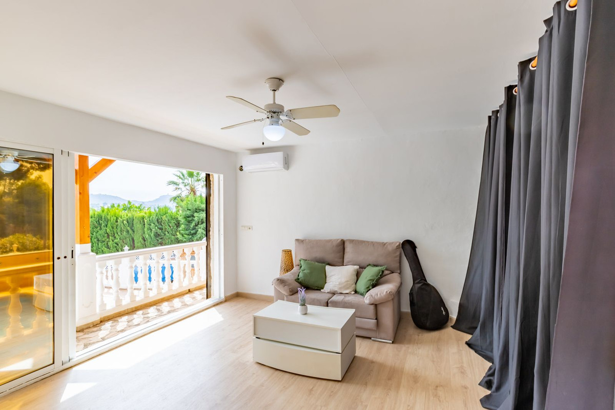 Se vende Villa - Chalet de 3 dormitorios en Costa Blanca, Alicante, España