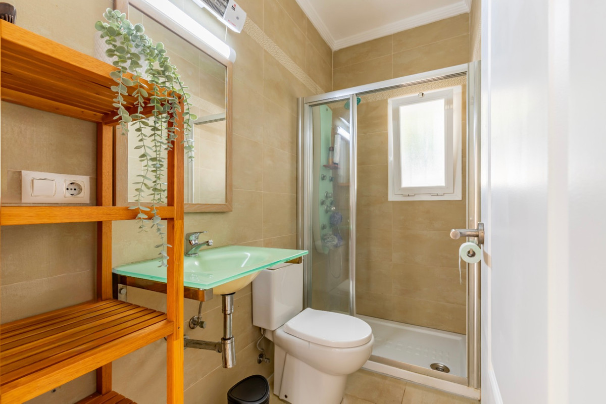 Se vende Villa - Chalet de 3 dormitorios en Costa Blanca, Alicante, España