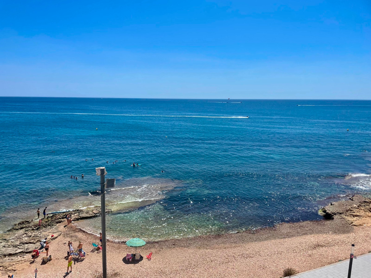 Se vende Apartamento Planta Media de 3 dormitorios en Costa Blanca, Alicante, España