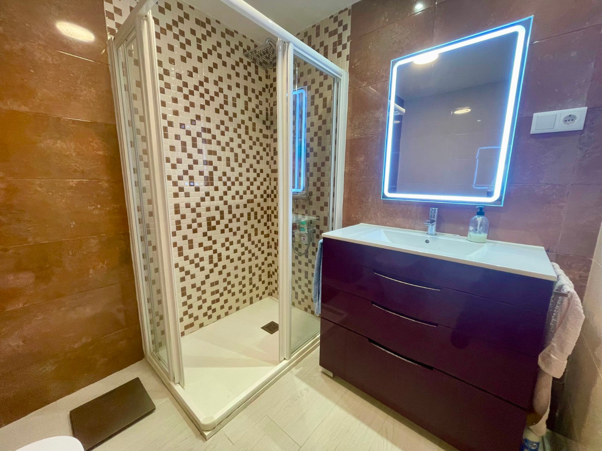 Se vende Apartamento Planta Media de 3 dormitorios en Costa Blanca, Alicante, España