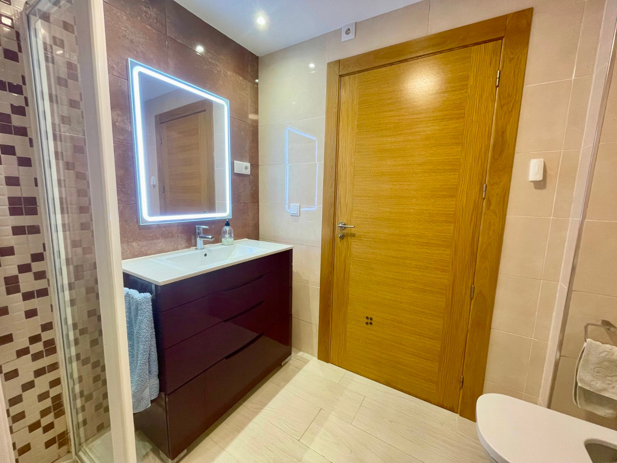 Se vende Apartamento Planta Media de 3 dormitorios en Costa Blanca, Alicante, España