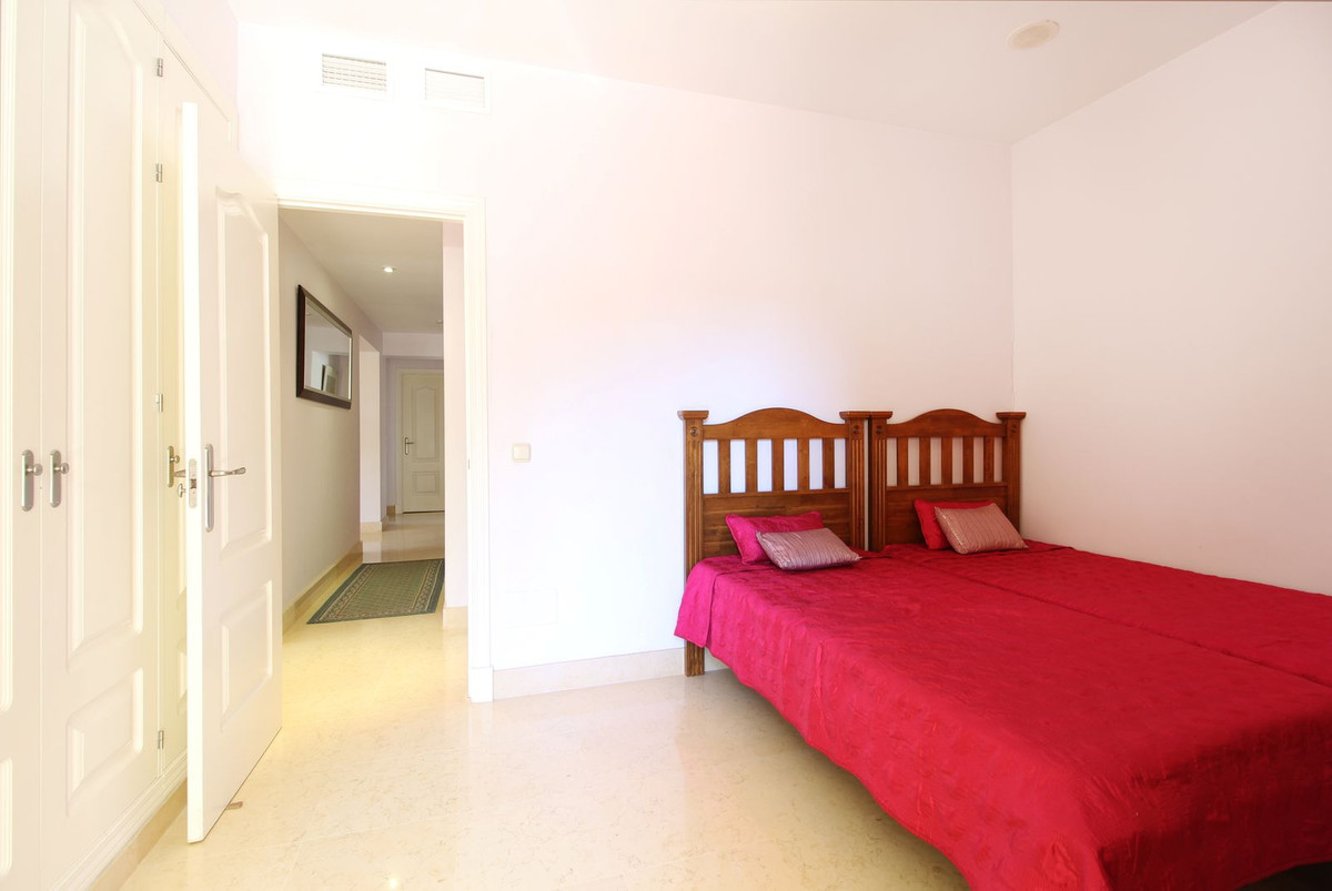 3 Bed Apartment for sale in Benahavís Costa Del Sol, Málaga, Spain
