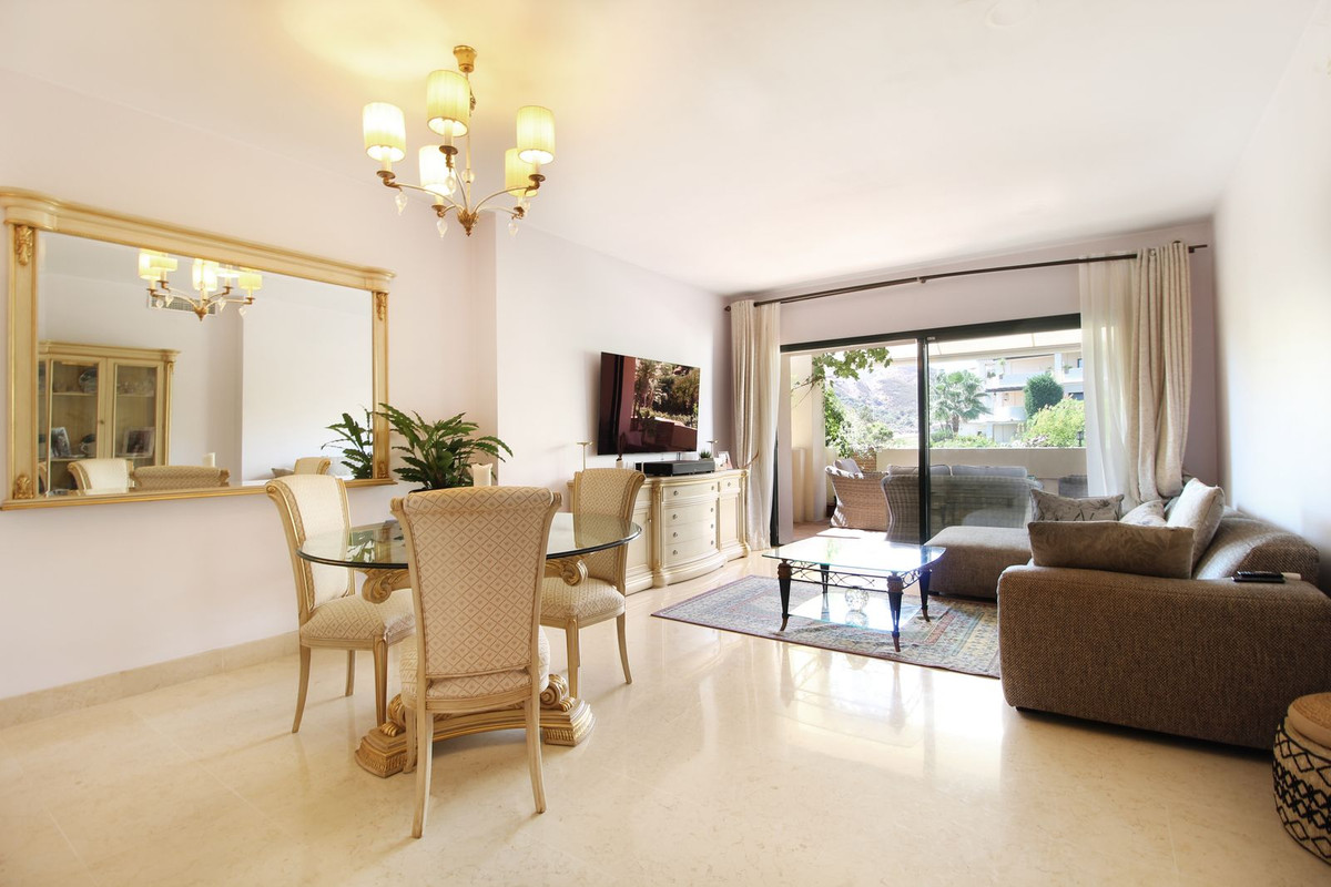 3 Bed Apartment for sale in Benahavís Costa Del Sol, Málaga, Spain