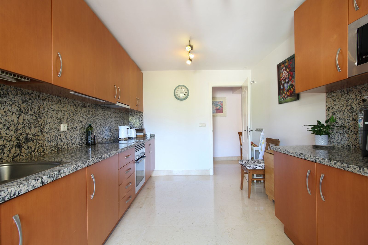 3 Bed Apartment for sale in Benahavís Costa Del Sol, Málaga, Spain